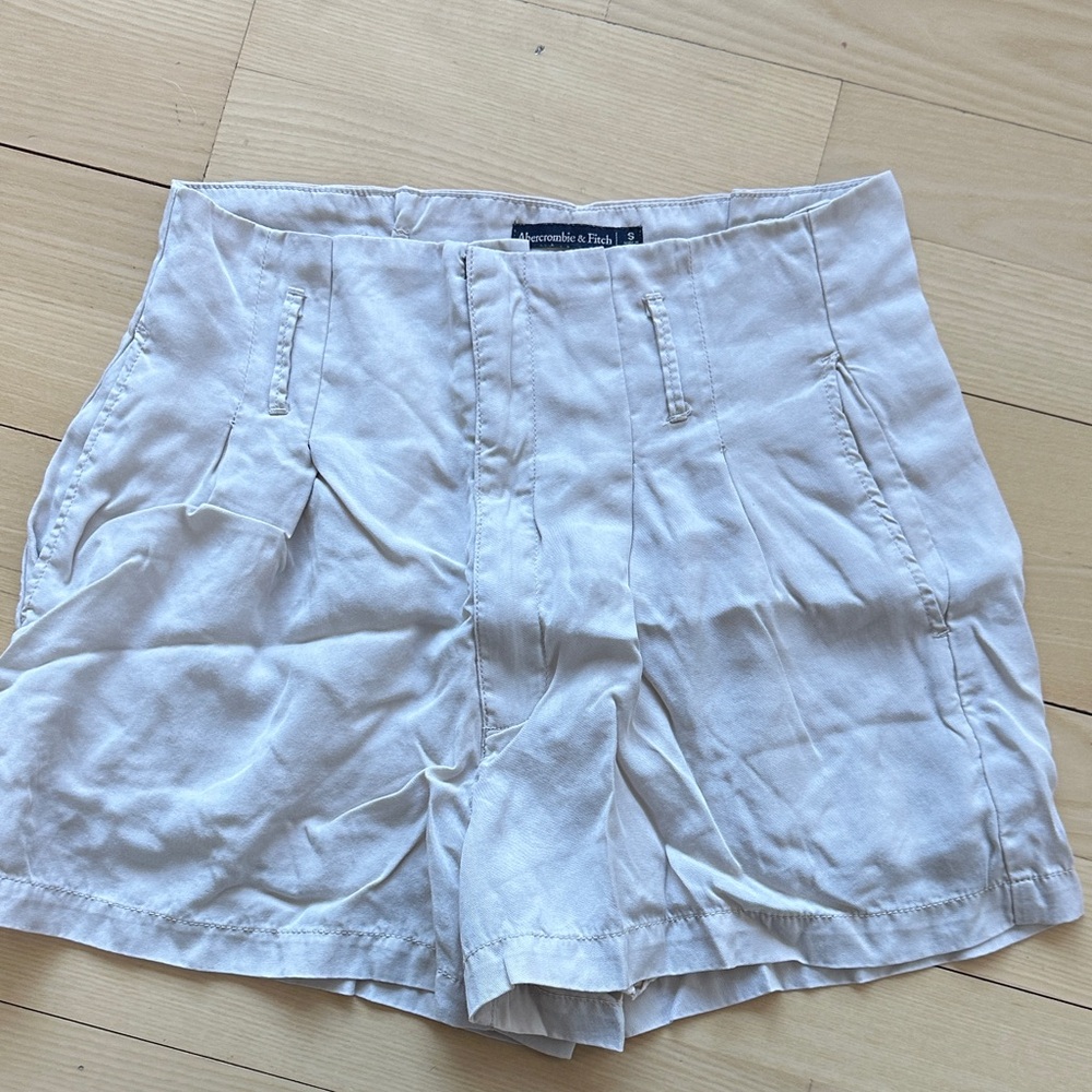 Abercrombie & Fitch Women's Cream High-Waist Shorts